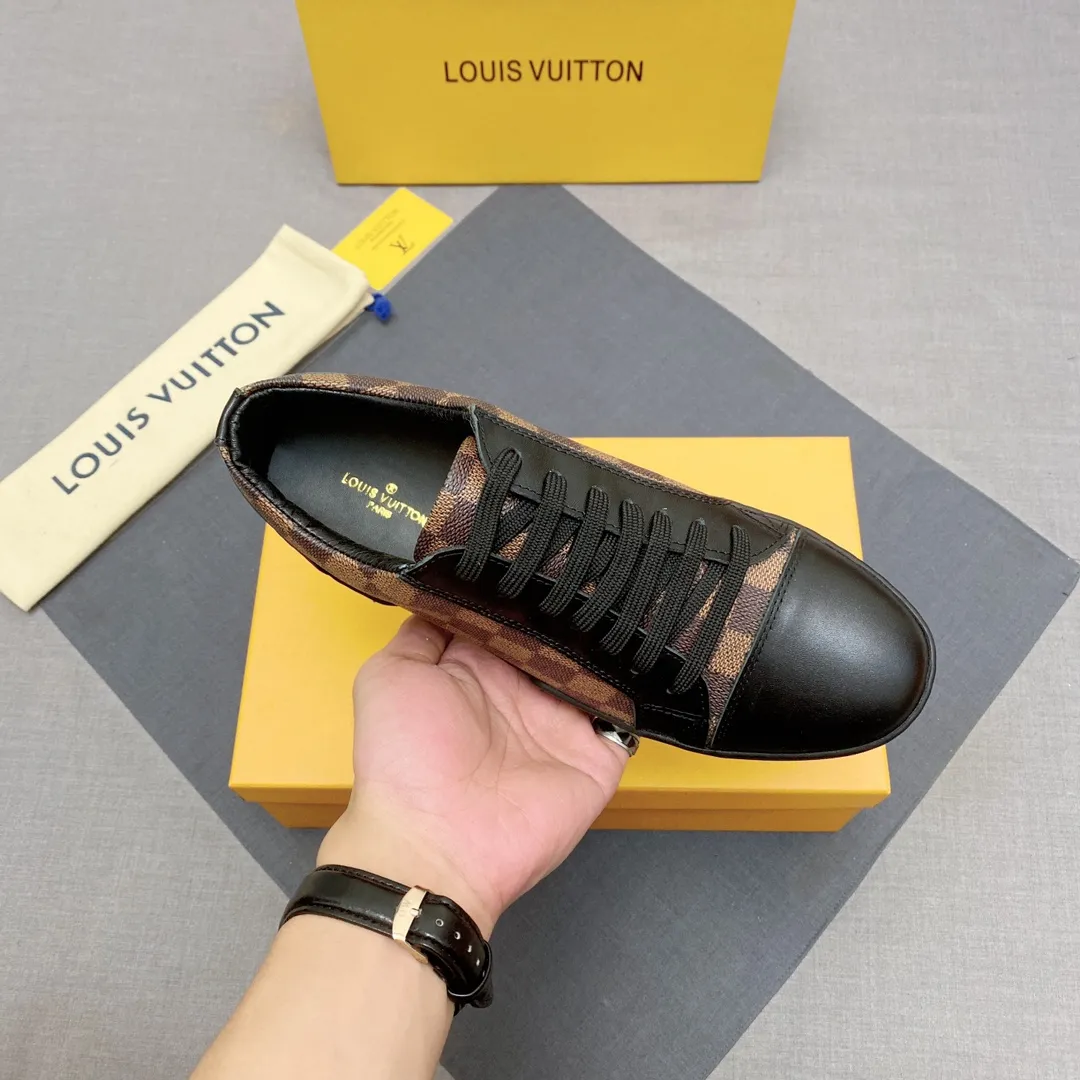 p360 LV men's shoes, casual shoes, sneakers, an international high-end brand, this model is the official classic model, 1:1 quality, made by famous manufacturers, made of Italian cowhide ➕PVC presbyoplasty material, perfect last shape, generous and fashionable design, attracting many consumers, top-grade cowhide inside, made of cowhide: what you want is high quality; dear friends, don't miss to forward the picture, the code number is 38_44 optional, No. 019